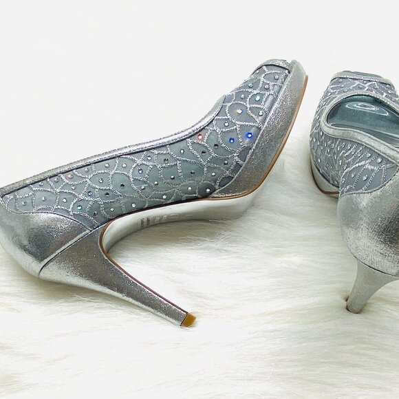 Adrianna Papell Size 5.5 M Foxy Silver Sterling Peep Toe Heels NEW!!! - Picture 4 of 5